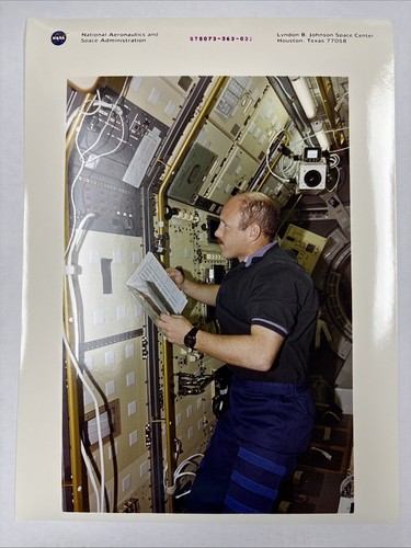 Nasa sts ken bowersox - sts-73,