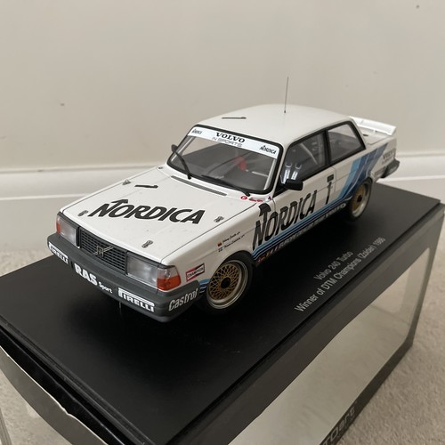 Autoart volvo 240 turbo - autoart, 1/18