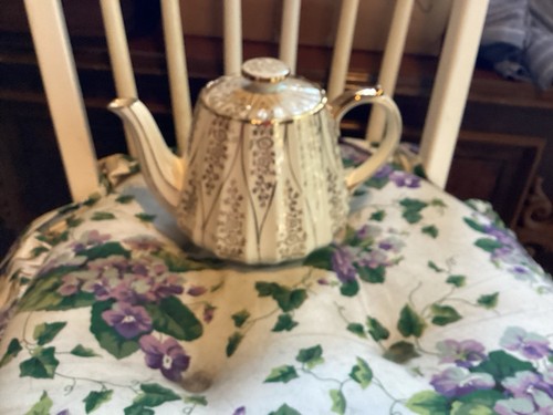 Sadler tea pot - sadler,