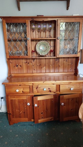 Solid pine welsh - welsh, dresser