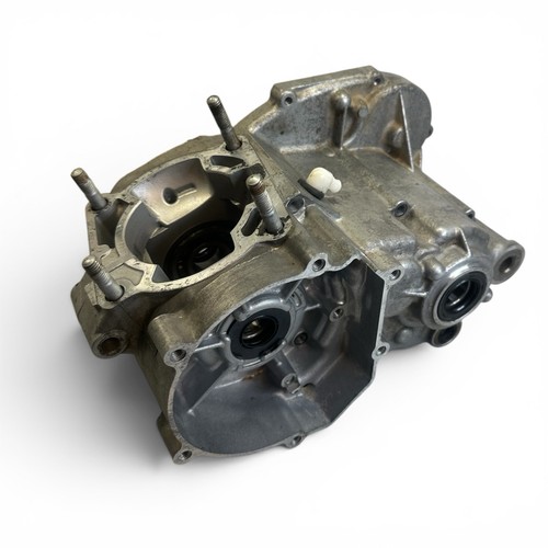 Kx85 engine cases left right - left,