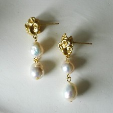 Crumpled Dangle Pearl Earrings