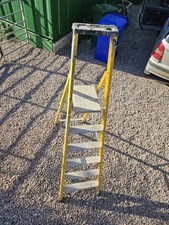 6 Tread Fiberglass Platform Step Ladder