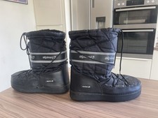 Alpine snowdrift Moon Boots