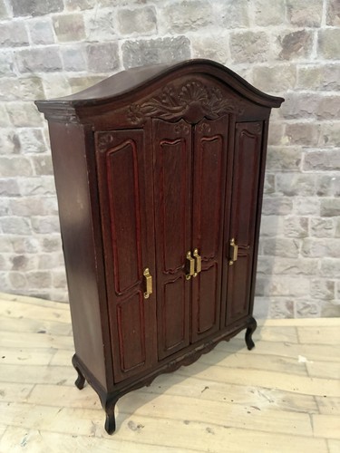 Dolls house scale - 1/12,