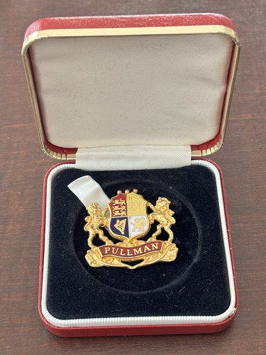 Pullman enamel pin badge - pullman,