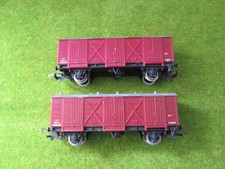 WRENN PAIR OF PASSENGER FRUIT D VANS MAROON  LIVERY