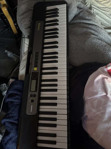 Casio keyboard barely used - barely,