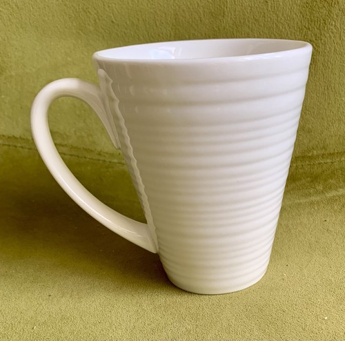 Belleek living ripple - living,