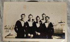 WW2 Royal Navy Sailors Photo – Part Crew of R440, Malta March 1945 – Named