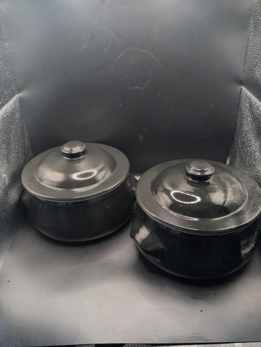 Blackearthenware pots - x,