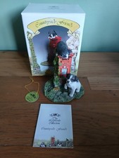 Leonardo Collection the "Countryside Friends" series  dog and a cat on a postbox