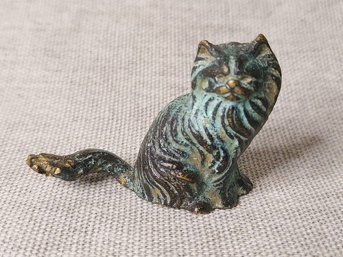 Vintage sitting persian cat - vintage,,