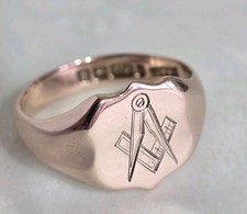 9ct Rose Gold Gentleman's Signet Ring. Of Masonic Design. Birmingham 1915 . 