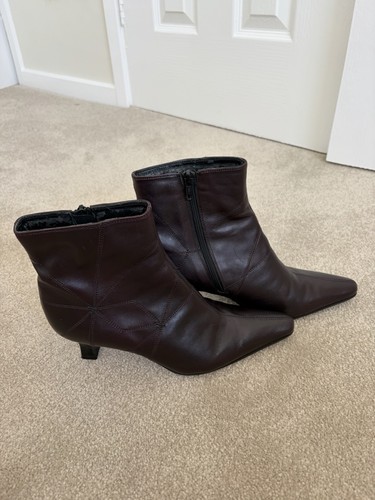 Bnwt ladies brown leather - bnwt,