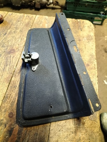 Mgb and glovebox lid with - lid.,