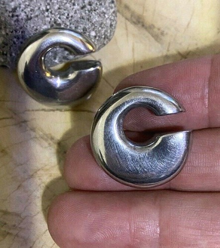 Pair 6mm small white - pair, brass