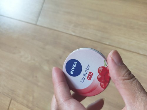 Nivea lip butter - lip, red
