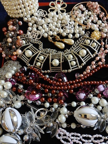 Joblot modern faux pearl - modern,