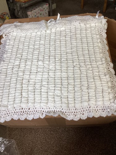 White pompom blanket - white,