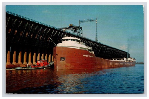 Postcard boats giant - postcard:, boats: