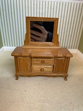 1:12th Scale Dolls House