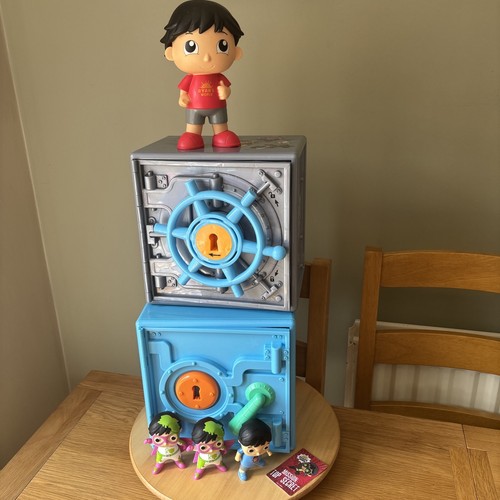 Ryan world safes - world, key