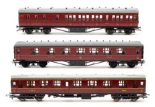 DAPOL/LIMA/AIRFIX 'OO' GAUGE RAKE OF 3 ASSORTED LMS MAROON COACHES