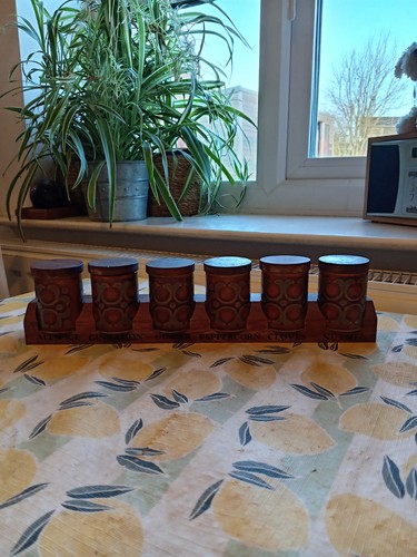Hornsea teak spice rack