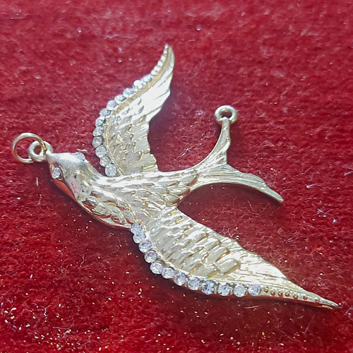 Gold tone swallow bird charm - gold,