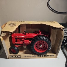 Ertl McCormick WD-9 Tractor Toy Farm Vehicle Diecast Vintage Farming Model