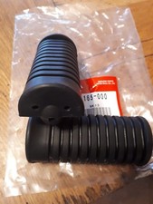 GENUINE HONDA C50 C70 C90 PAIR OF FOOTREST RUBBERS 50661-165-000 (QTY 2 -PAIR)