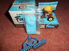 VINTAGE BRITAINS 9538 VICON VARI SPREADER BOXED + Disc Harrow