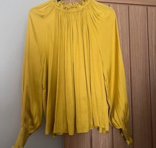 H&M Gorgeous mustard Silk Feel