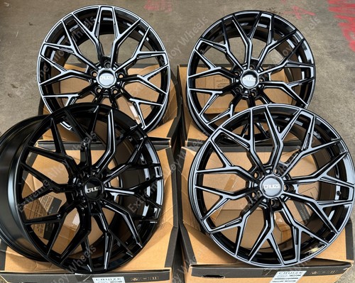 Black cr7 alloy wheels - 18",