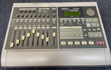 Roland VS880 With Effects X2 Manuals And Boxed.