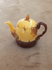 COLLECTABLE BURLEIGH WARE ART DECO ACORN FORM TEAPOT WITH LID & ACORN FINIAL