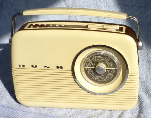 Bush tr82dab portable radio - bush,