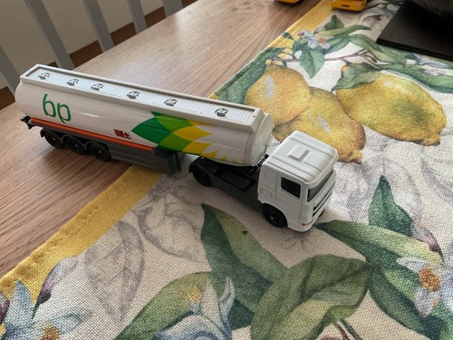 Scania fuel tanker - scania, bp
