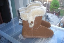 TU Ladies Tan Suede Leather Faux Fur Lined Boots 5/38 New with Tags