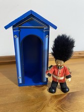 Le Toy Van Budkins Royal Guard