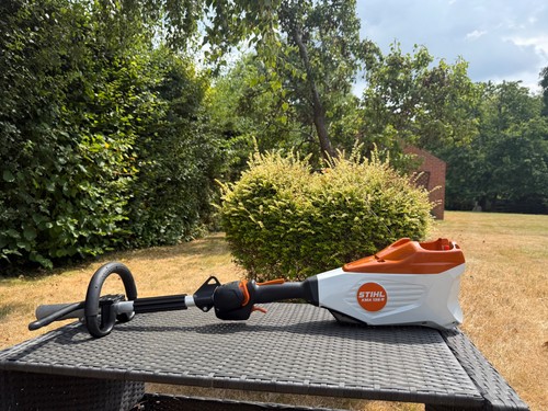 Stihl kma 135 cordless - -,