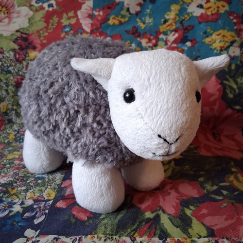 Herdy grey sheep - herdy,