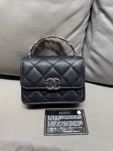 Chanel black quilted - chanel,