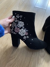 BNWT NEW LOOK EMBROIDERED
