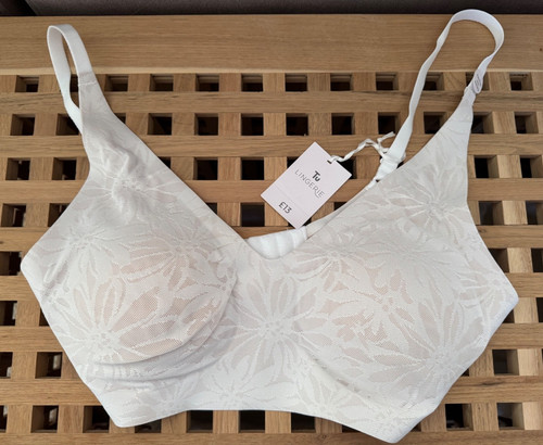 Bnwt white nude non wired - tu,