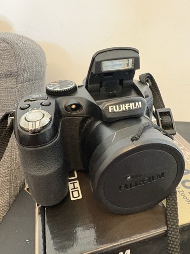 Fujifilm finepix s1800 digital - s1800,