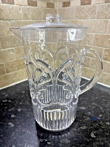 Large plastic acrylic pitcher - large,
