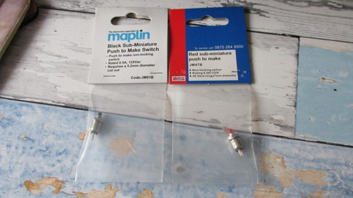 Maplin sub minature push - sub,
