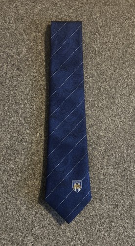 Colchester united crest - colchester,